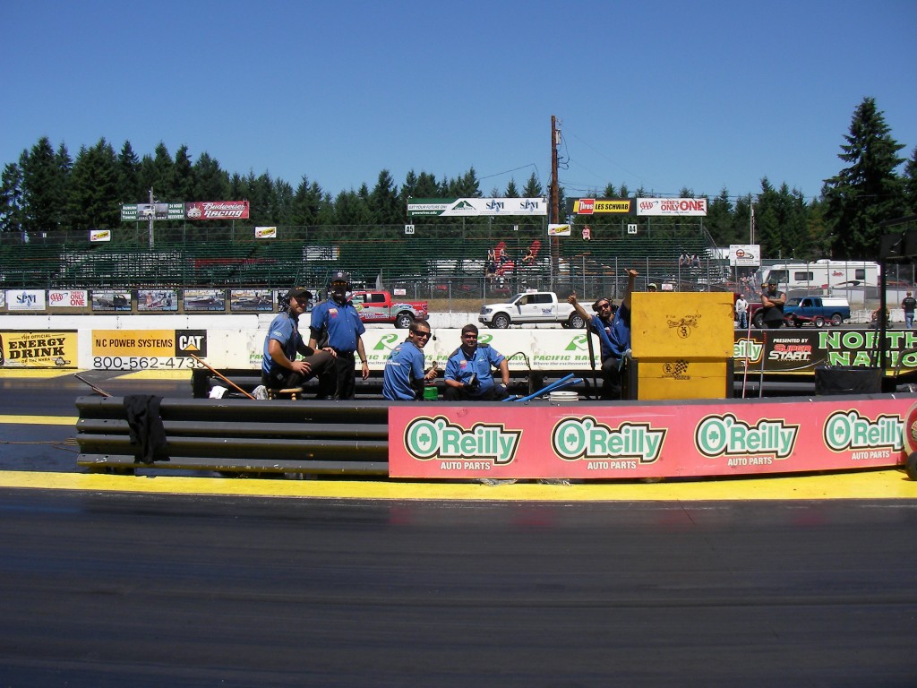 Pacific Raceways starting line crew that did an excellent job dealing with 125-degree track temps! Thanks guys!